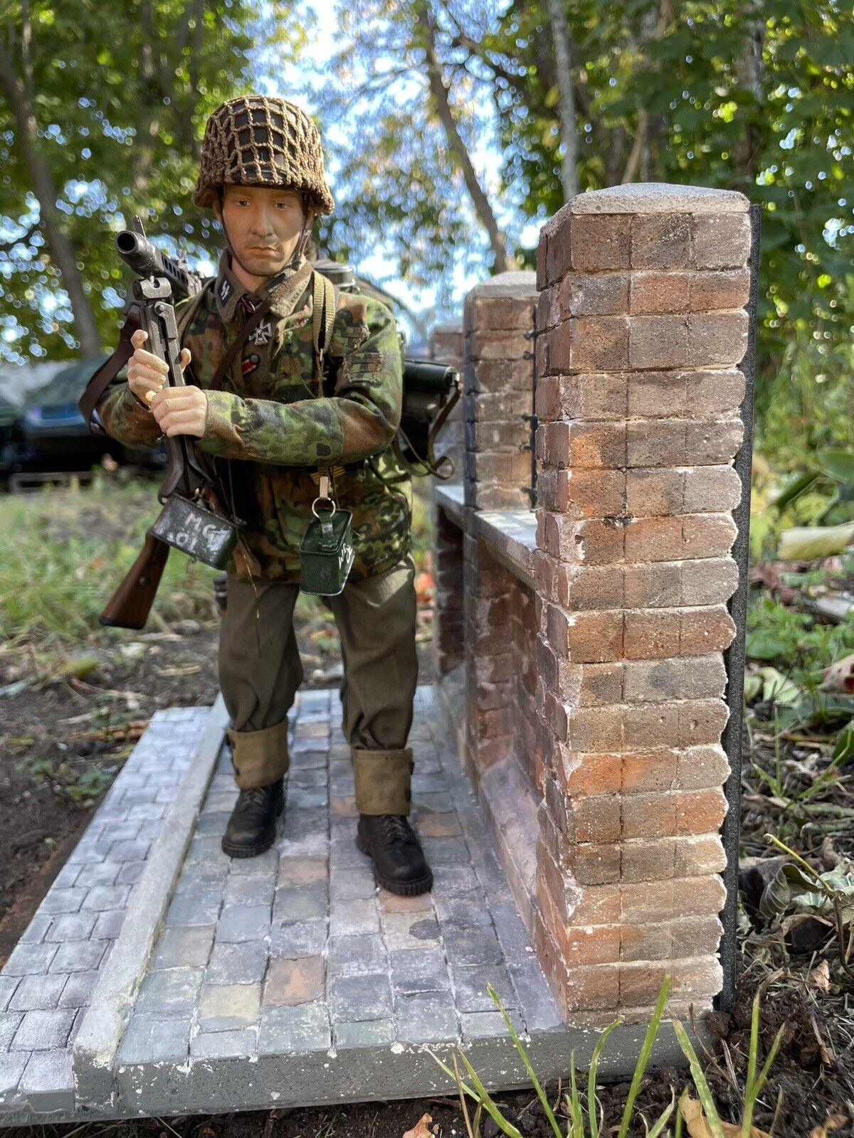 1/6 Scale German Waffen Ss Figures And Diorama Brick Fence