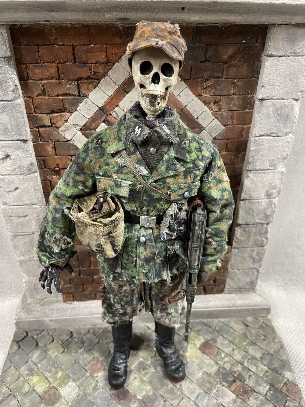 1/6 scale Kitbash WW2 GERMAN WAFFEN SS CUSTOM SKULL FIGURE SSTC