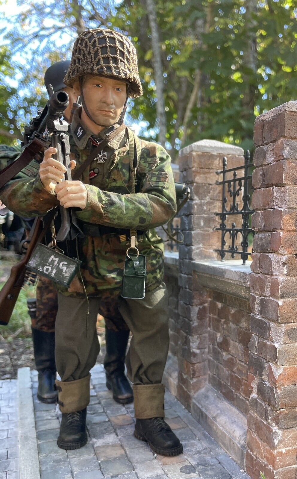 1/6 Scale German Waffen Ss Figures And Diorama Brick Fence