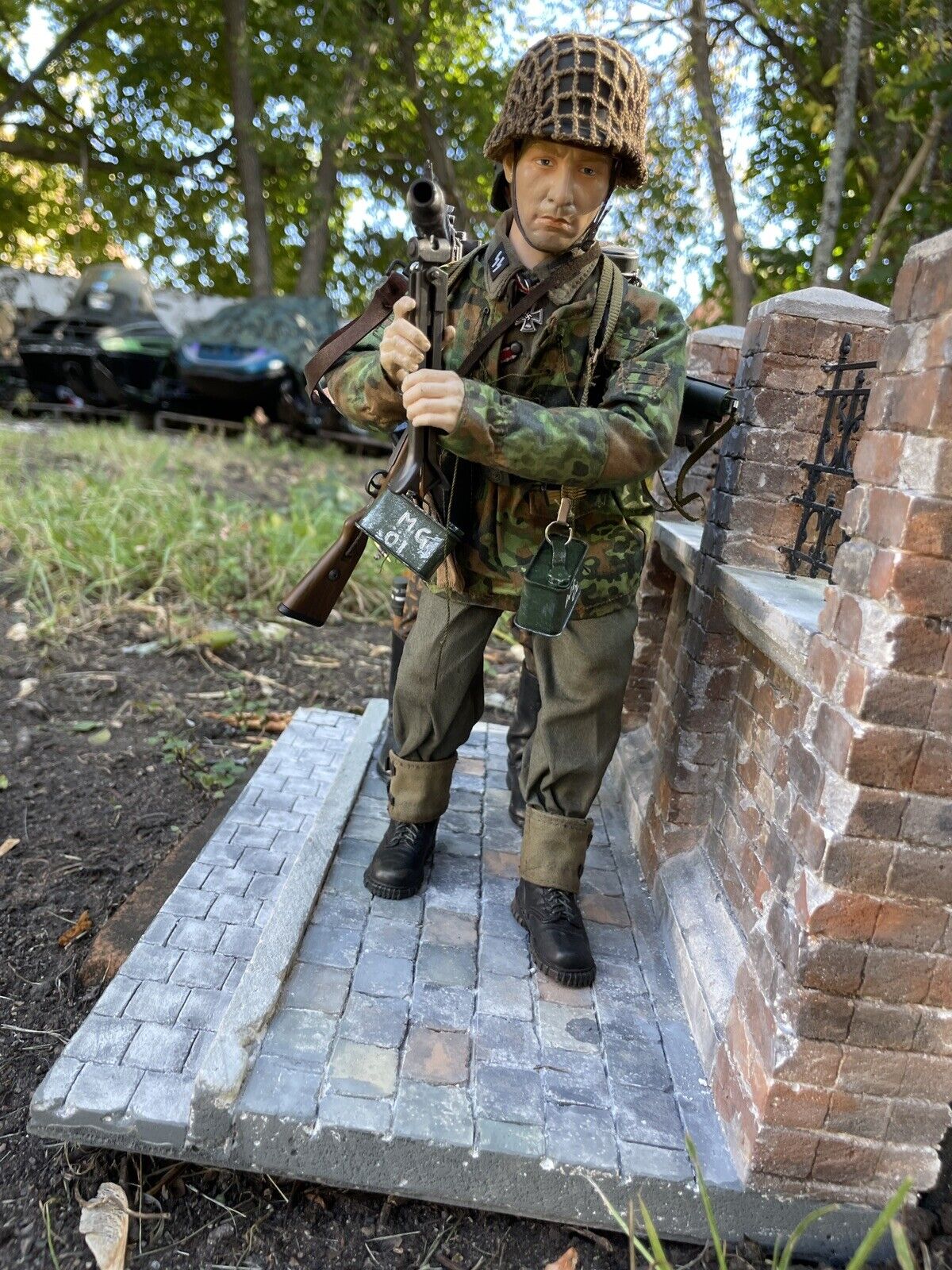 1/6 Scale German Waffen Ss Figures And Diorama Brick Fence