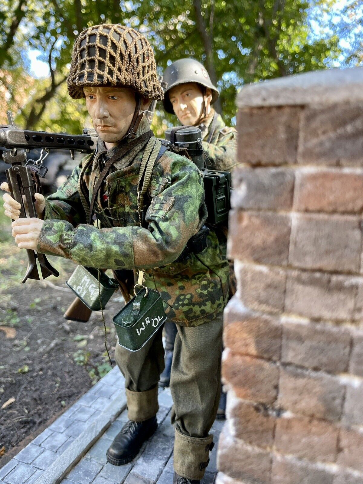 1/6 Scale German Waffen Ss Figures And Diorama Brick Fence